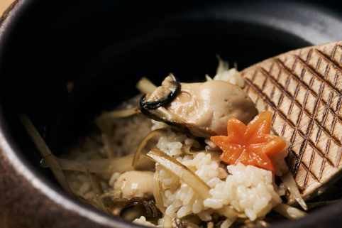 牡蠣と牛蒡の炊き込みご飯