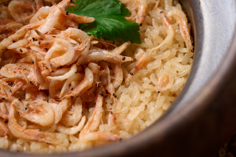 2月：桜えびの炊き込みご飯